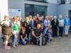 Zdjęcie przedstawia uczestników Klubu SENIOR+ podczas warsztatu muzycznego.